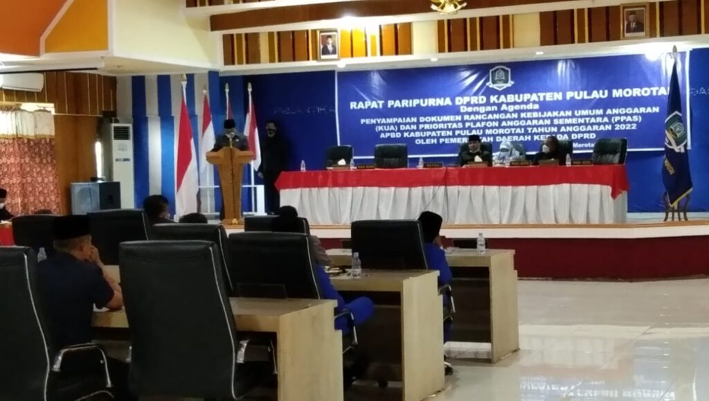 Sidang Paripurna DPRD Pulau Morotai (Foto: Ist)