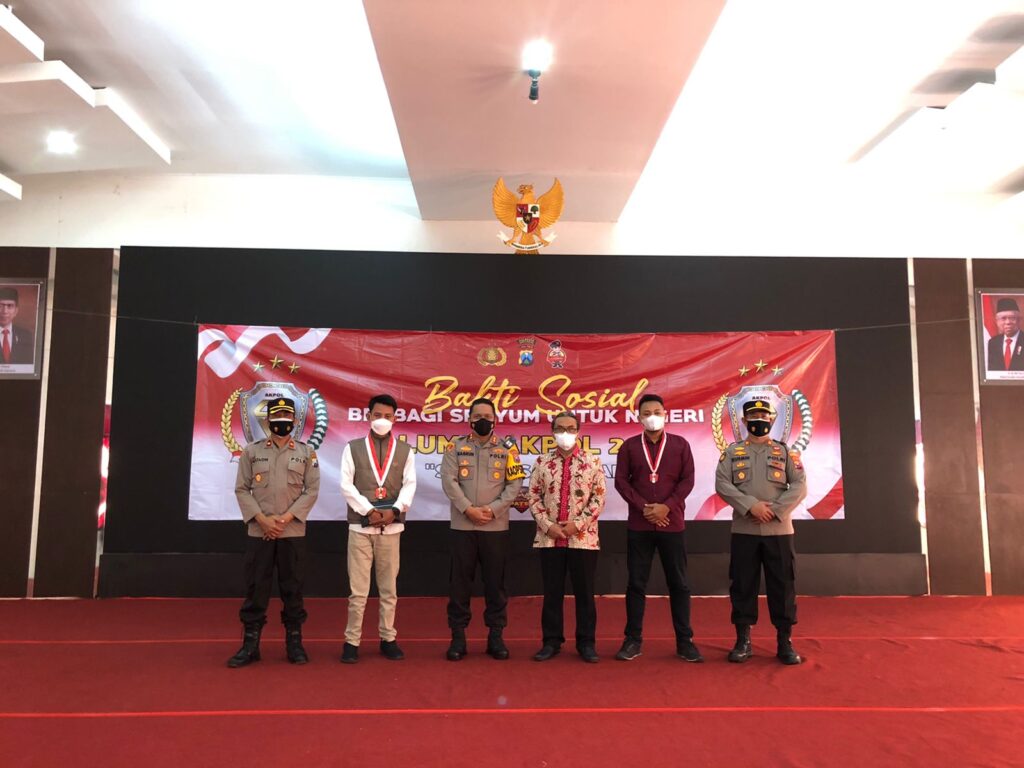 Bakti Sosial Berbagi Senyum oleh Polresta Banyuwangi (Foto: Ist)