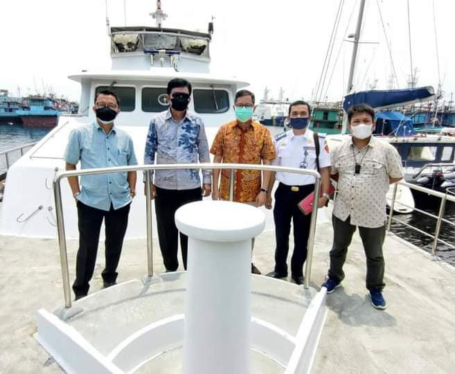 Bupati Nias Barat Jemput Kapal Hibah (Foto: Ist)