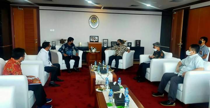 Pertemuan Bupati Nias Barat dengan Wakil Keuangan RI (Foto: ist)