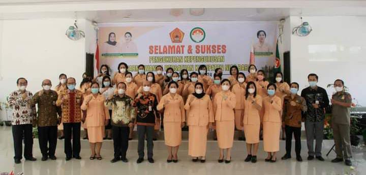 Pengukuhan Dharma Wanita Kab Nias Barat (Foto: Ist)