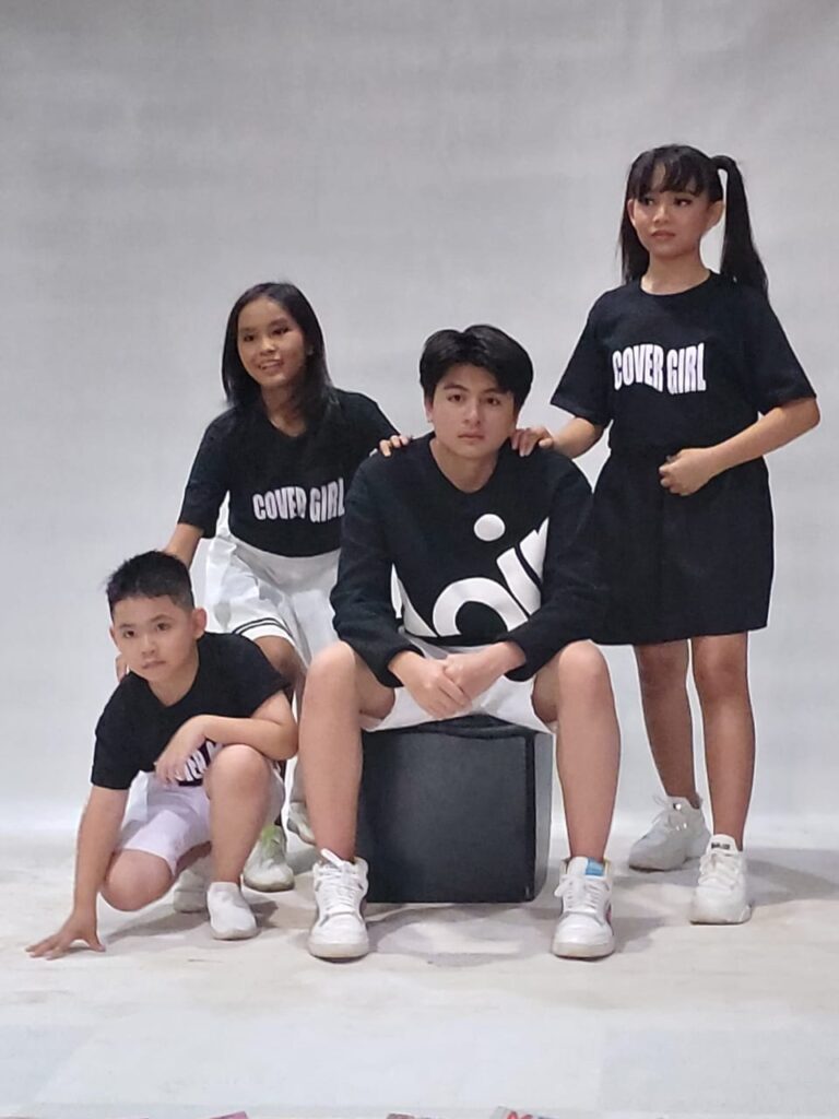 Foto pemotretan Rasya dan model lainnya