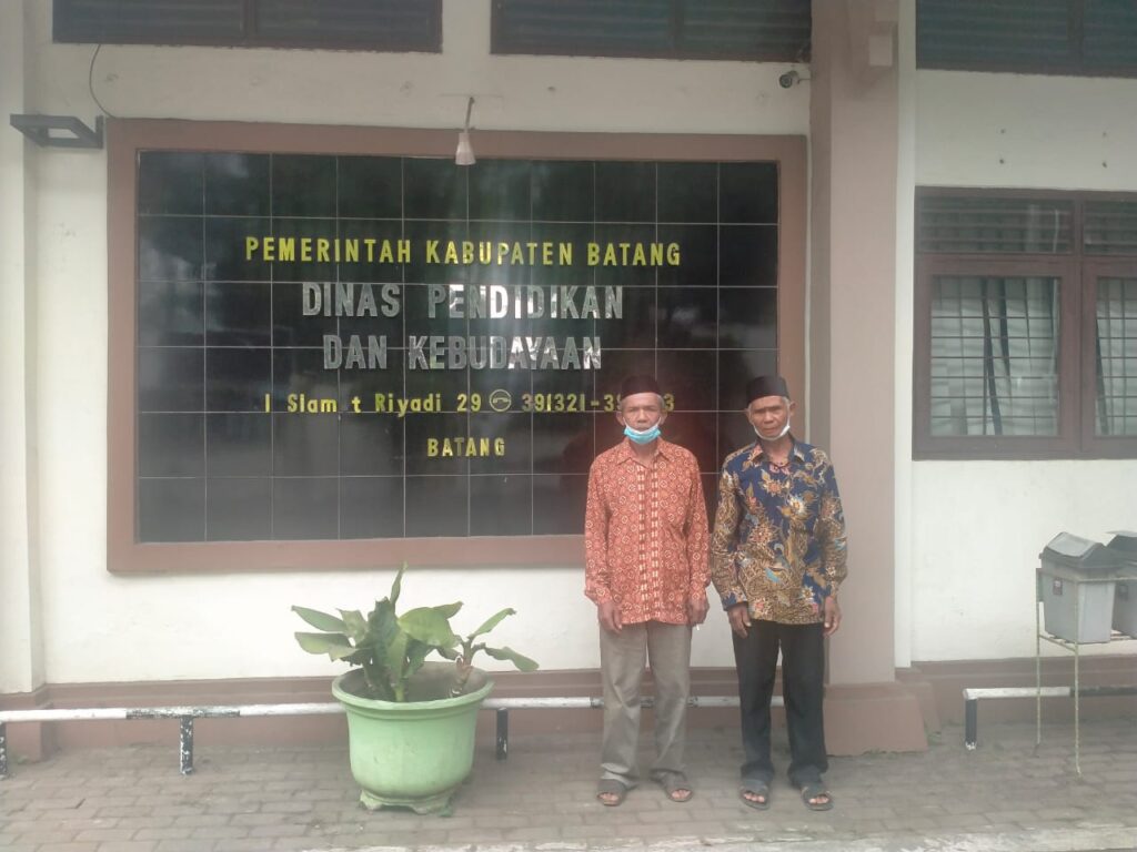 Ketum PWOIN Dampingi Warga Batang soal Hak Tanah (Foto: Ist)