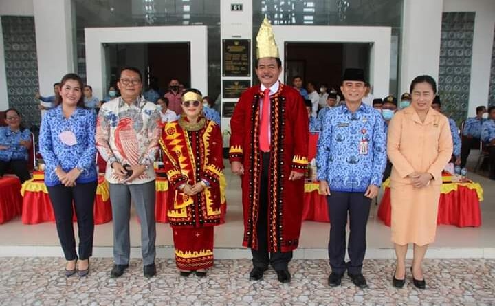 Peringati Hari Pahlawan dan Lounching Baju Batik dan Adat Nias Barat (Foto: Ist)