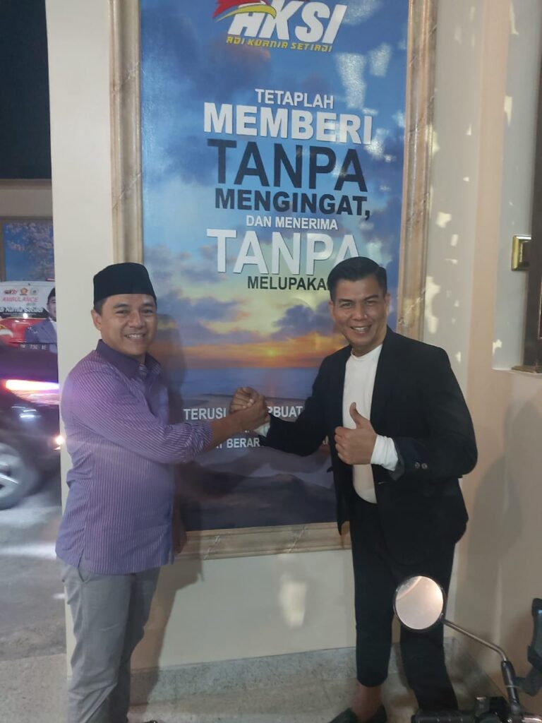 Foto Ketua Umum YAPMI sekaligus sebagai Pimpinan Redaksi Majalah Model Indonesia atau MMI silahturahimi ke kediaman, H.Adi Kurnia Setiadi.SH.MH