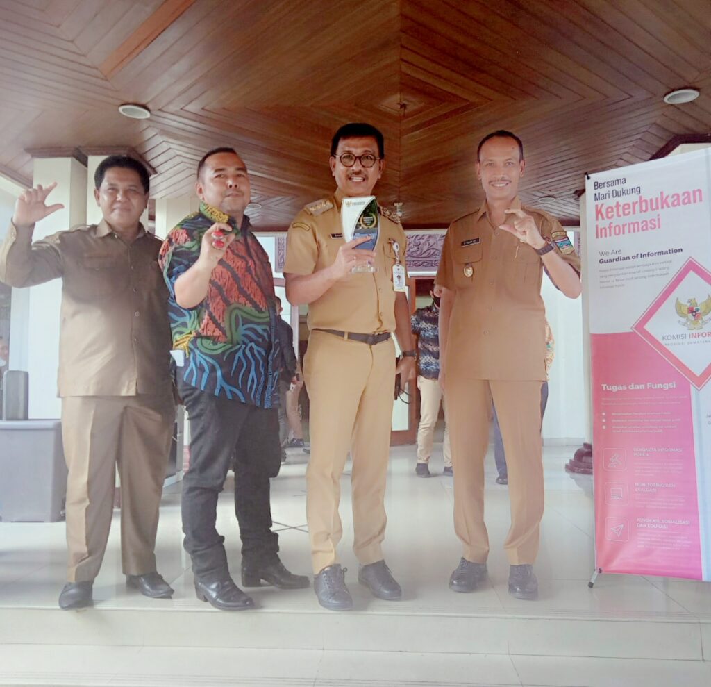 Foto Kabupaten Solok Selatan (Solsel) dapat penghargaan,