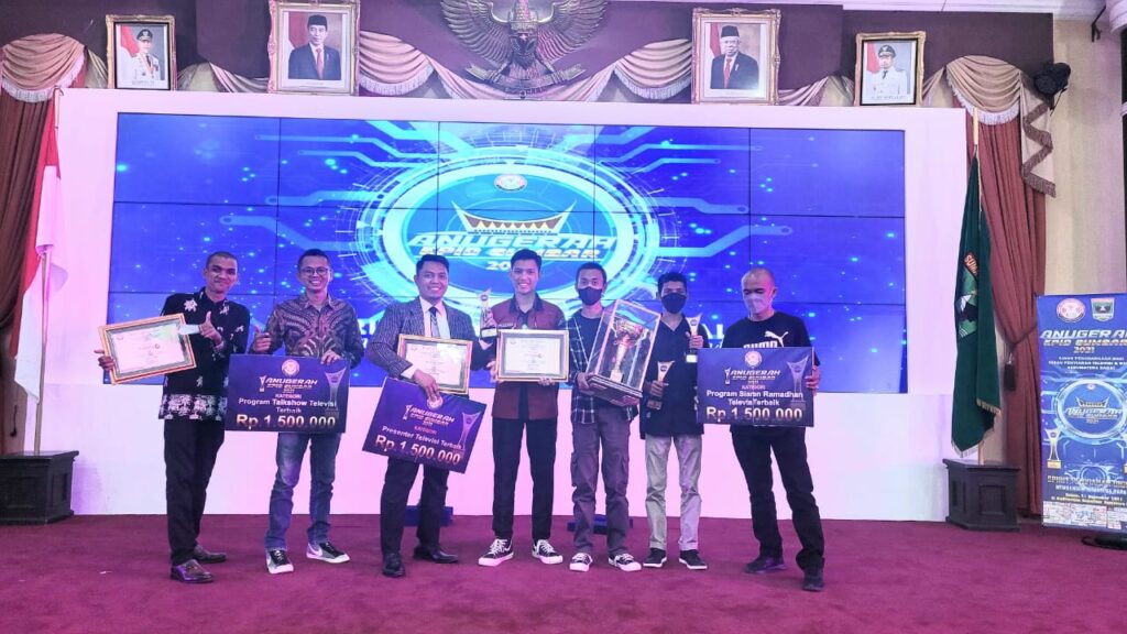 Foto Padangtv Raih 3 penghargaan
