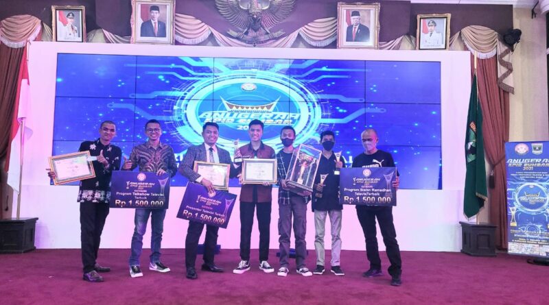 Foto Padangtv Raih 3 penghargaan