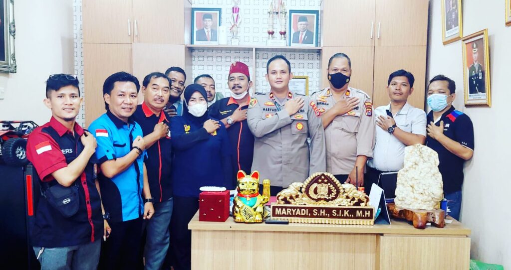 Foto bersama Kapolsek dengan Forjumis