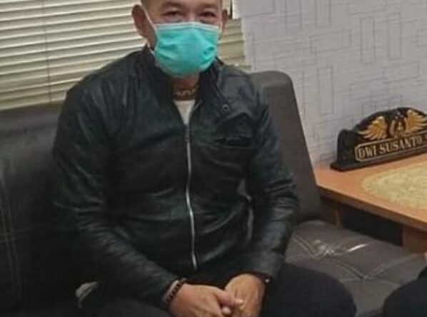 Foto Kepsek SDN Pabuaran 03