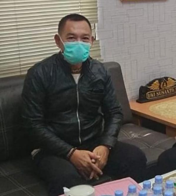 Foto Kepsek SDN Pabuaran 03