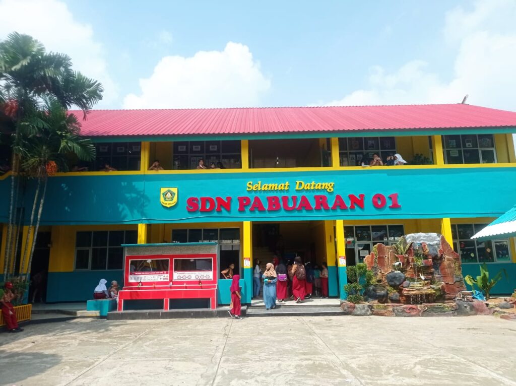 Foto SDN Pabuaran 01 Tampak Depan