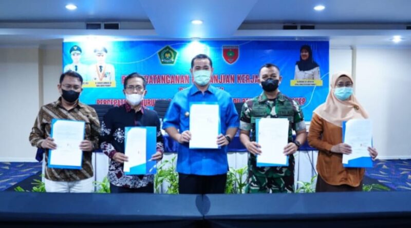 Foto Acara Penandatanganan MoU Pembentukan Posyandu Remaja