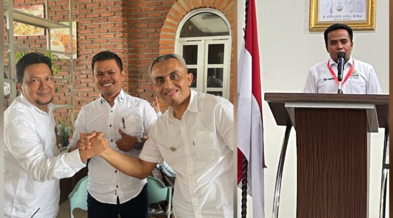 (kiri) Ketua Kadin Kabupaten 50 Kota bersama pengurus. (kanan) Ketua Kadin Kabupaten Solok Frinsis Warmansyah.