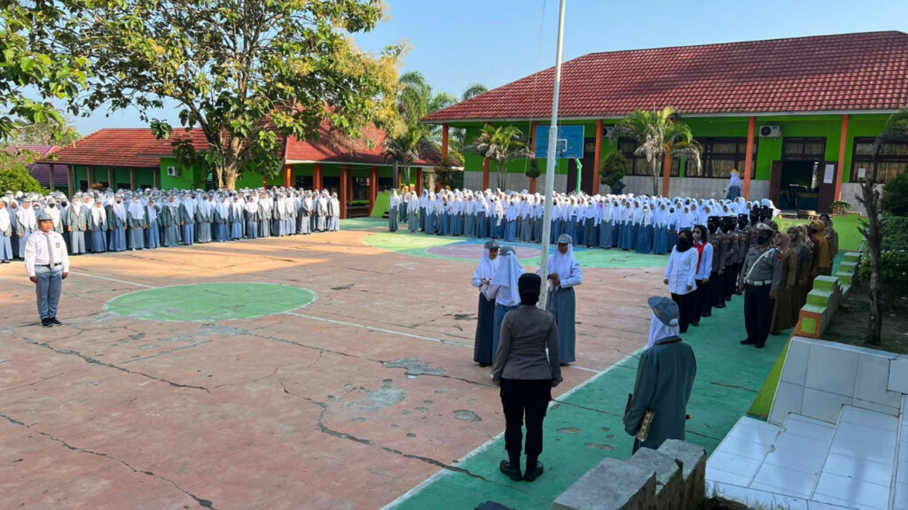 https://mzknews.co/2022/08/08/sambut-hari-jadi-polwan-polres-way-kanan-gelar-police-goes-to-school/