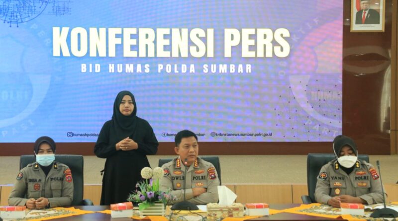 Foto suasana saat konferensi pers