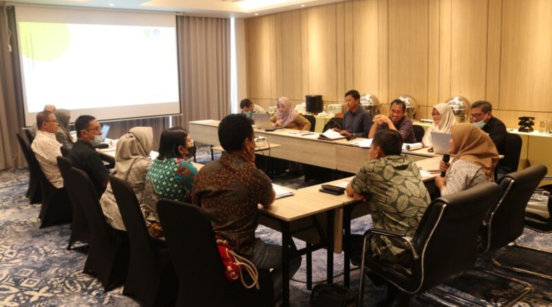 Rapat pembahasan Kelompok Informasi Masyarakat (KIM) di Hotel Mercure, Samarinda, Kamis, 13 April 2023 (Foto: Diskominfo Kutim)