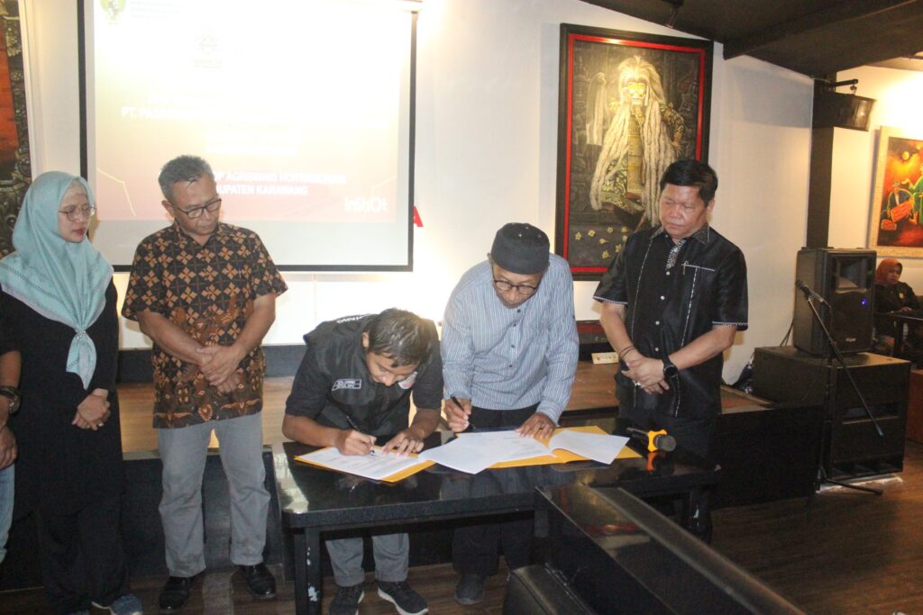 Penandatanganan Kerjasama bersama PT Paskomnas, Jum'at, 14 April 2023 (Foto: Dok. DPC Karawang Pemuda Tani)