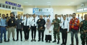 Foto: H.Riswandar foto bersama dengan unsur OPD, TNI, Perwakilan  PTBA, Bank BRI, BPJS Ketenagakerjaaan, dan perwakilan Perusahaan di Kab. Muara Enim.