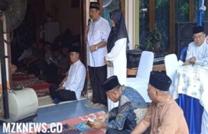Foto: Kadis Kominfo Lahat dan istri meminta doa kepada para hadirin untuk keberangkatan ke Tanah Suci dan kepulangannya.