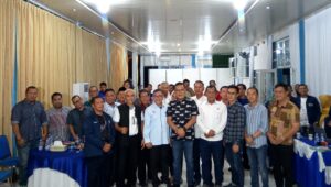 Foto: Sekda Lahat Chandra foto bersama Pengurus PRSI Sumatra Selatan. 