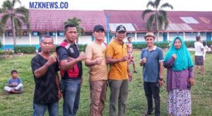 Kepala Sekolah SD 01, Lurah Pasar Bawah Kadisdik Lahat diwakili Kabid SD dan Kanit Reskrim Polsekta (Foto: IST) 