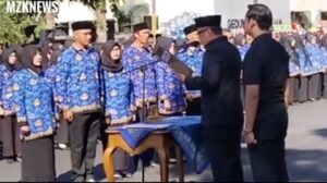 Bupati Lahat melantik dan mengambil sumpah jabatan 894 PPK Formasi Guru di Halaman Pemkab Lahat (Foto: IST)