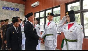Bupati Lahat didampingi Wabup, Forkopimda memberikan Selamat kepada 36 Paskibraka yang telah resmi dikukuhkan untuk mengibarkan Bendera Merah Putih pada Tanggal 17Agustus 2023 (Foto: IST) 