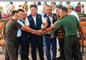 Gubernur Sumsel, Bupati Lahat H. Cik Ujang dan  Forkopimda Satukan Tangan Kompak Porprov Sumsel ke-XIV 2023 dilaksanakan pada (17/09/2023) di Kab. Lahat (Foto: IST) 