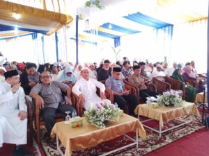 Tamu undangan memenuhi tempat acara peresmian di depan Kantor PT Rangkayo Mulia Haramain Cabang Padang (Foto: IST)