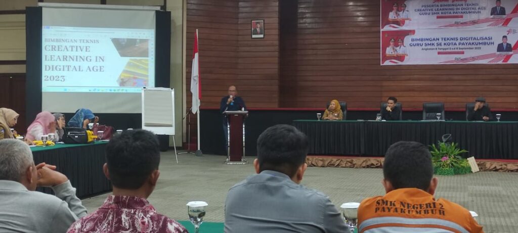 Foto Suasana Acara Bimtek Digitalisasi Guru SMK se-Kota Payakumbuh