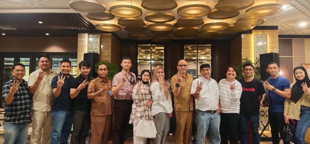 Foto Bersama Para Influencer Sumbar yang Akan Menghadiri WIES 2023