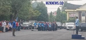 Bupati Lahat H. Cik Ujang saat memberi arahan dan mengajak seluruh Panitia lokal dan Panitia kontingen Porprov Sumsel untuk fokus memberikan yang terbaik agar Porprov ke XIV Sumsel di Kab. Lahat berjalan Sukses (Foto: IST)