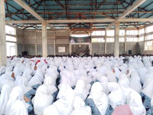Para Siswa-siswi MAN 1 Solok PK sedang mendengarkan ceramah 