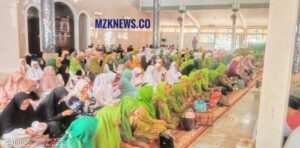 Masyarakat saat menghadiri Peringatan Maulid Nabi Muhamad saw di Masjid Al-Muttaqin Kabupaten Lahat (Foto: IST) 