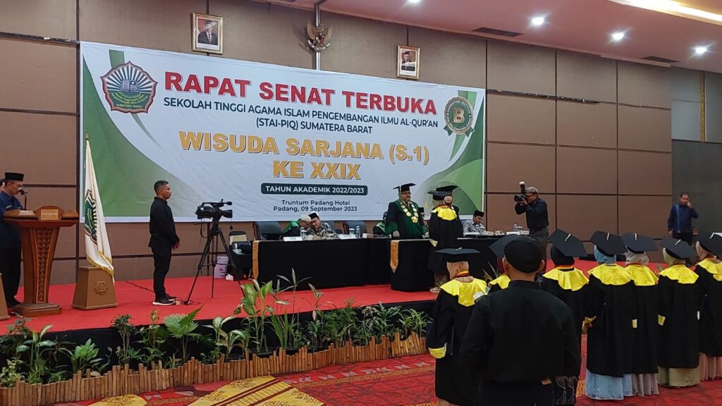 Foto Suasana Wisuda ke-29 STAI-PIQ