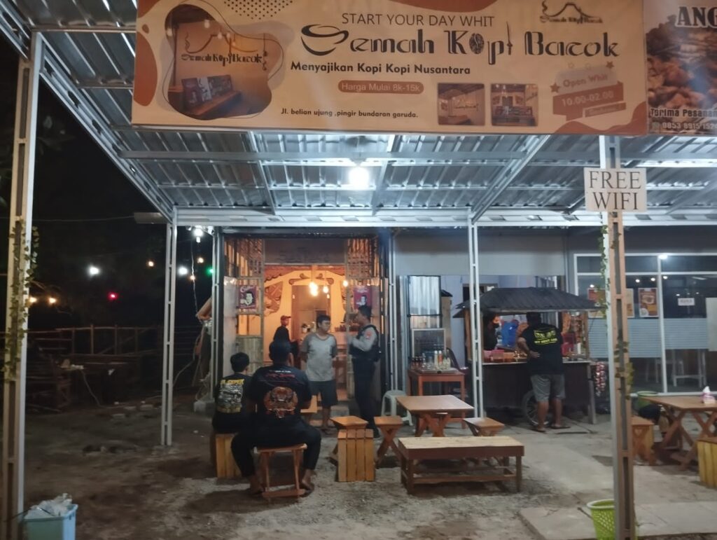 Foto Suasana Cafe dan Kedai SS saat dikunjungi