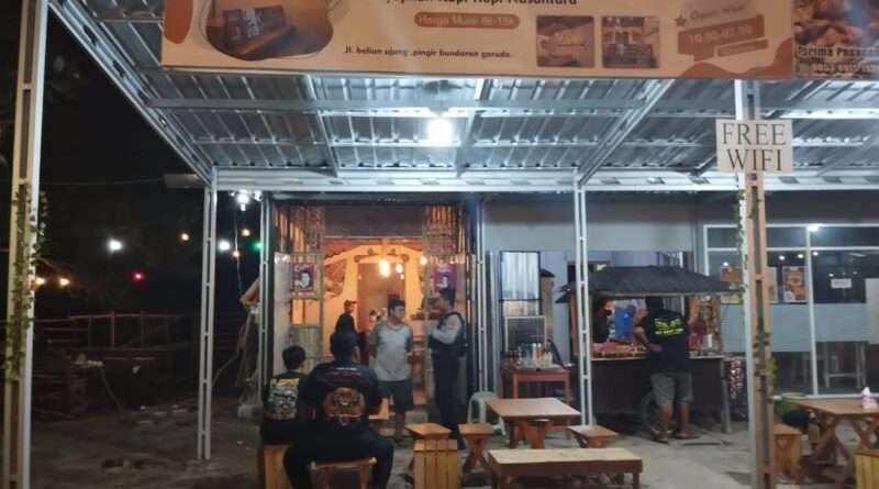 Foto Suasana Cafe dan Kedai SS saat dikunjungi
