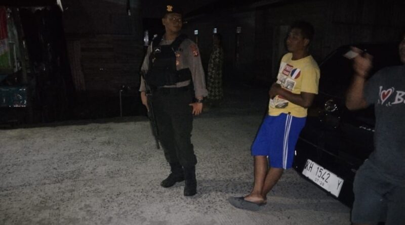 Foto Satsamapta Polresta Palangka Raya Membumbarkan Sekumpulan Orang Mabuk