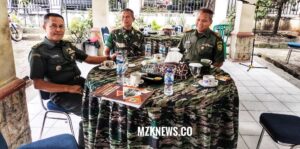 Kasdim O404/Muara Enim, Mayor Chb Jauhari bersama Subdenpom Persiapan Muara Enim, Lettu Cpm Jamhari, Rindam II Sriwijaya Mayor Inf. Fantri Harianto di kegiatan bakti sosial Donor Darah di Kantor PMI Muara Enim (Foto: IST) 