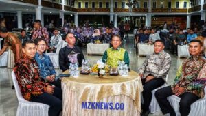Pj. Bupati Muara Enim bersama Letkol Arh. Rimba Anwar, Letkol Inf. Nugraha, dan Forkopimda di acara Malam Ramah Tamah pisah sambut Dandim 0404/Muara Enim (Foto: IST) 