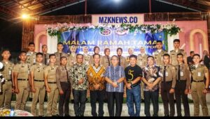 Pj. Bupati Bersama Ketua IKAPTK Kab. Muara Enim, Purna Praja dan Praja IPDN Kab.Muara Enim (Foto: IST) 