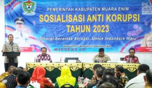 Pj. Bupati, H. Ahmad Rizali, di acara peringatan Hakordia Tahun 2023 di Kab. Muara Enim memberikan arahan kepada seluruh Perangkat Daerah di Lingkup Pemkab Muara Enim (Foto: IST) 