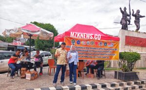 Posko organisasi dan Media untuk aksi penggalangan dana korban musibah banjir di Kabupaten Muara Enim, di samping tugu Tugu Monumen Perjuangan Kota Muara Enim (Foto: IST)Â