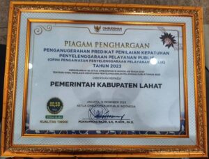Piagam penghargaan yang didapat oleh Pemkab Lahat (Foto: IST) 