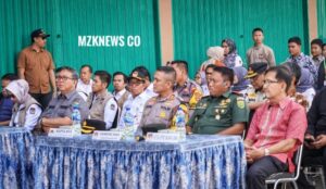 Pj. Bupati Muara Enim bersama Forkopimda di acara pelaksanaan pendistribusian Logistik Pemilu 2024 (Foto: IST)Â