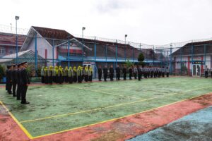 Jajaran Pegawai Lapas Muara Enim dan Ibu- ibu PIPAS Lapas Muara Enim mengikuti Upacara Hari Bakti Pemasyrakatan Kemenkumham RI ke-60 Tahun 2024 (Foto: IST) 