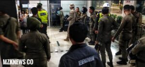Petugas Gabungan APH Kabupaten Muara Enim saat melaksanakan Razia Yustisi di Salah satu hotel dan tempat hiburan di Kota Muara Enim (Foto: IST) 