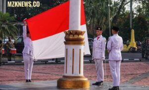 Paskibra saat mengibarkan bendera Merah Putih dalam upacara Peringatan Hari Lahir Pancasila ke-79 (Foto: IST)