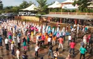 Suasana senam sehat Foto: Suasana senam sehat bersama Pj Bupati Lahat di Plaza Benteng pinggiran ayek Lematang, Pj. Bupati Lahat di Plaza Benteng pinggiran ayek Lematang (Foto: IST) 